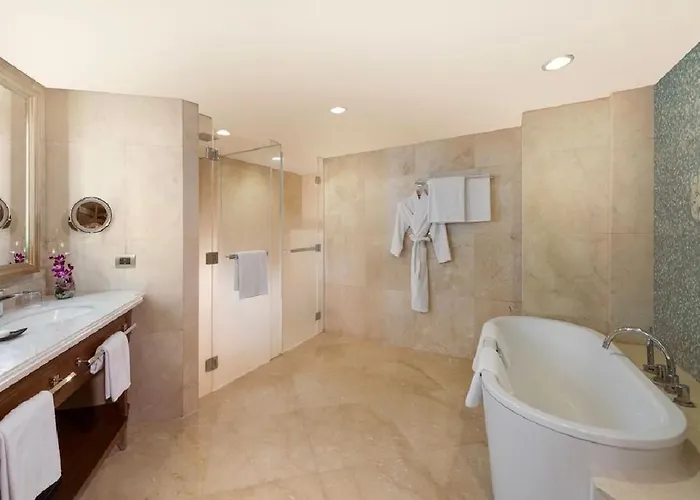 Greenbelt Five Star Breakfast Gym Swim Fast Internet Apartment *
