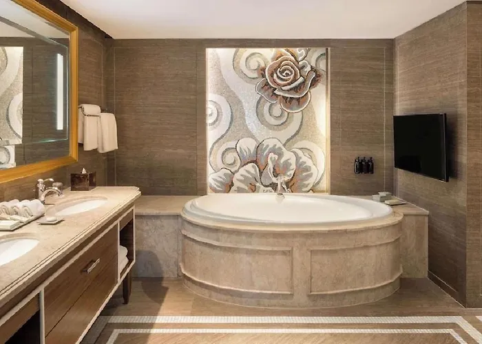 Greenbelt Five Star Breakfast Gym Swim Fast Internet Apartment Manila